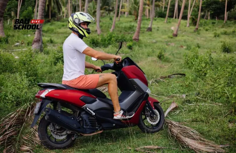 bali-motorcycle-training-bali-bike-school-girl-with-scooter motorcycle training in bali
